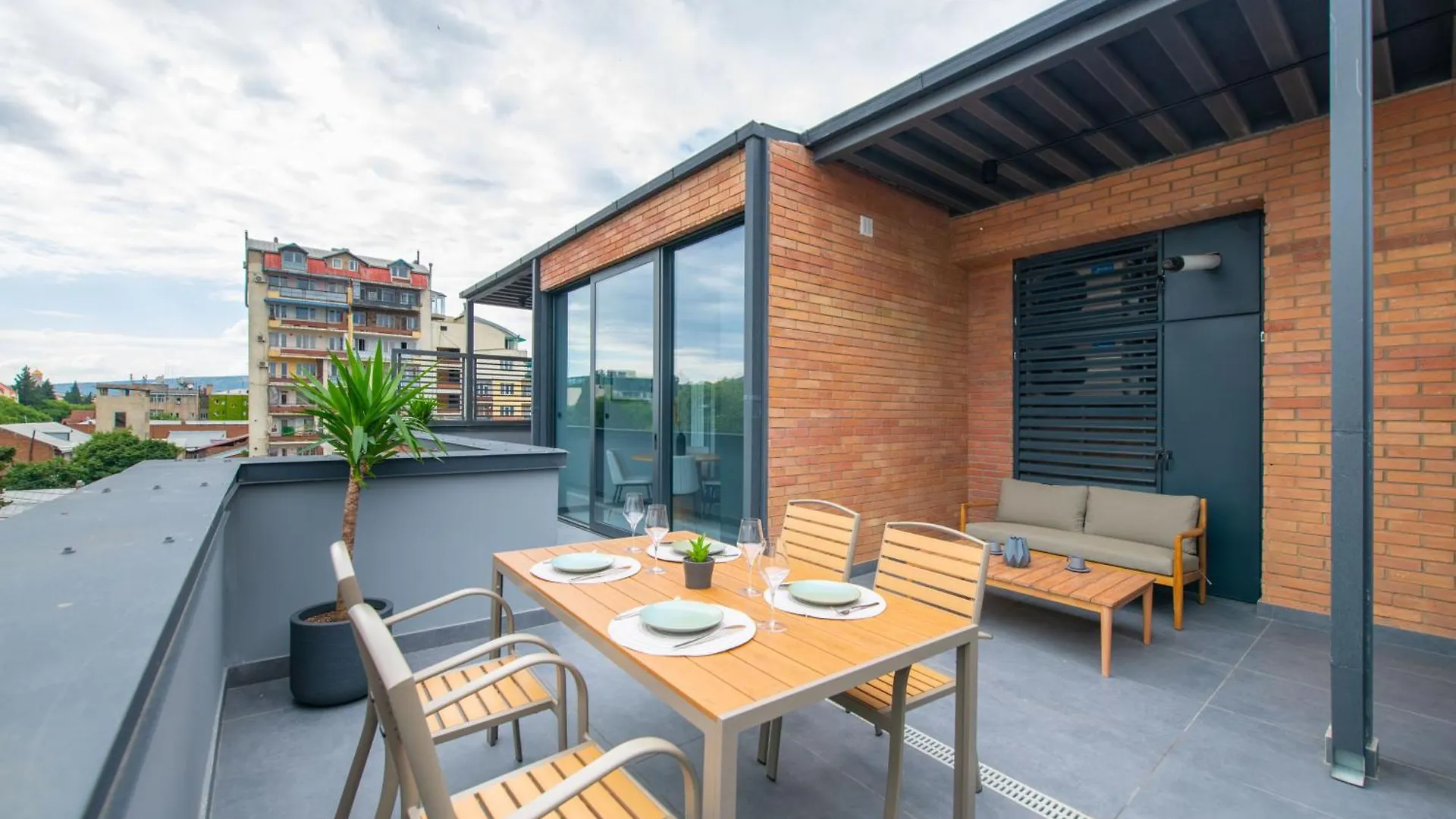 Qstay Gratus Tbilisi