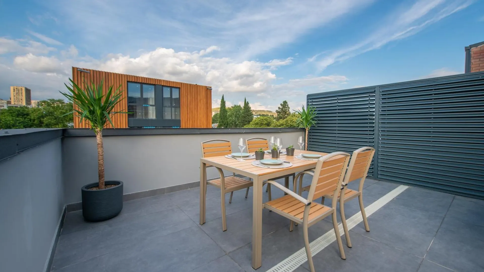 Qstay Gratus Tbilisi 5*,  Gruzja