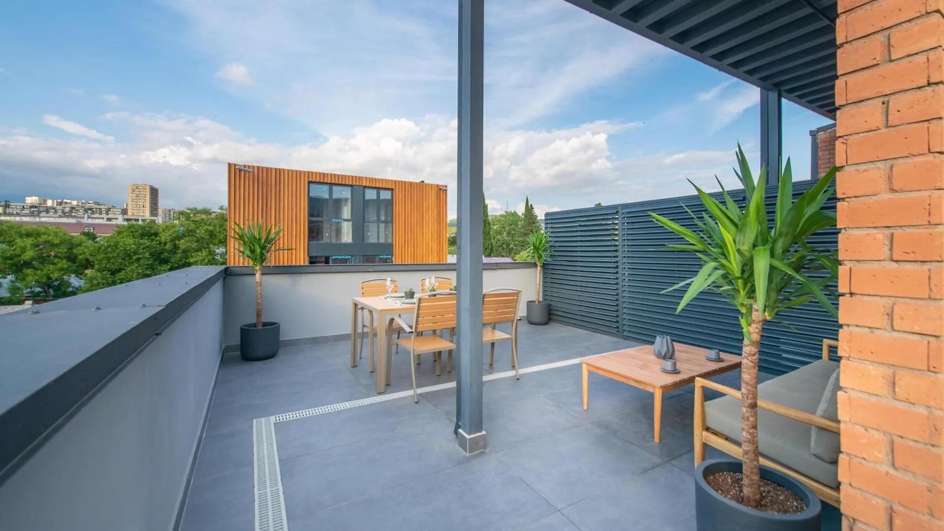 Qstay Gratus Tbilisi Hotel apartamentowy