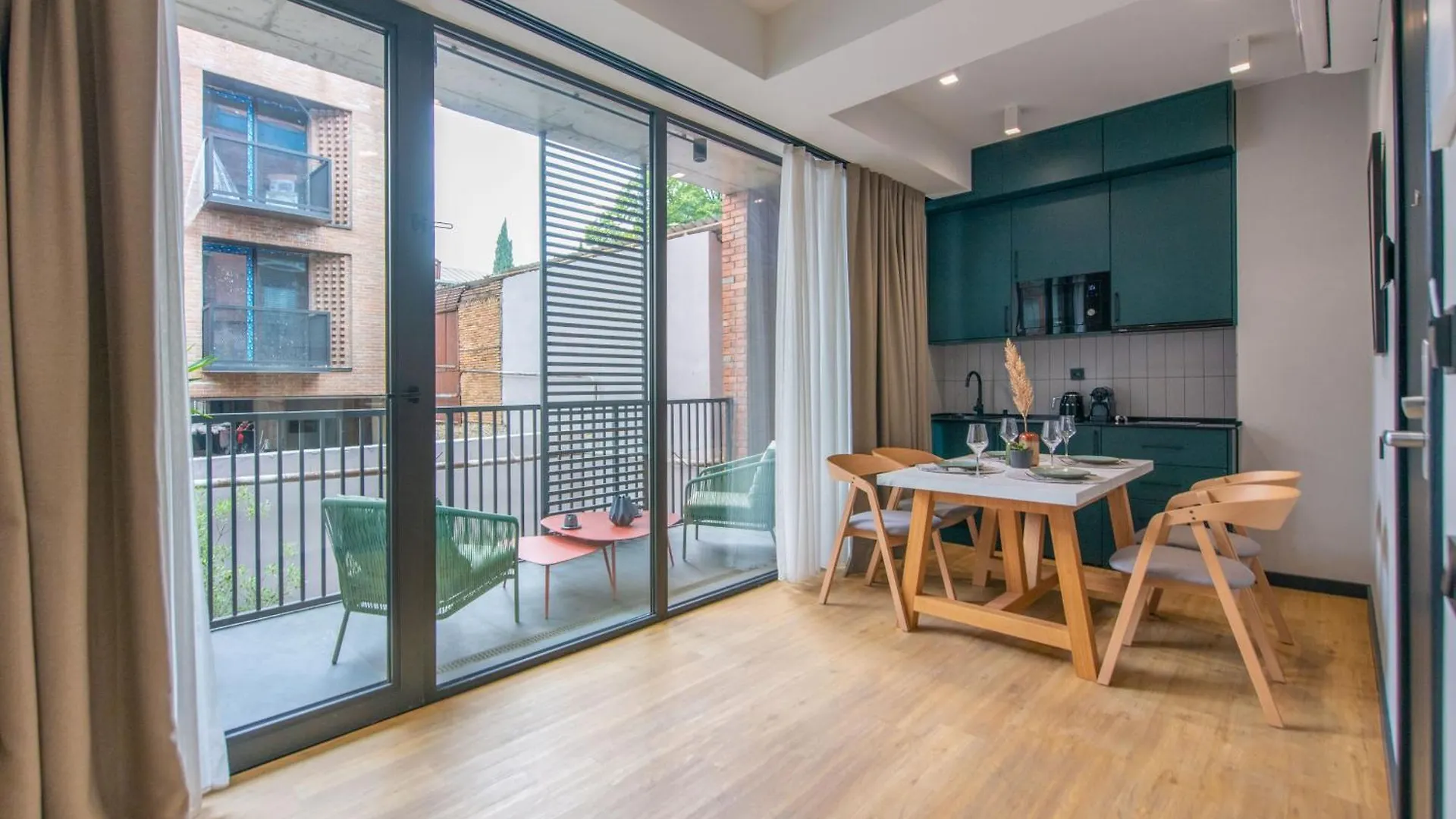 Qstay Gratus Tbilisi 5*,