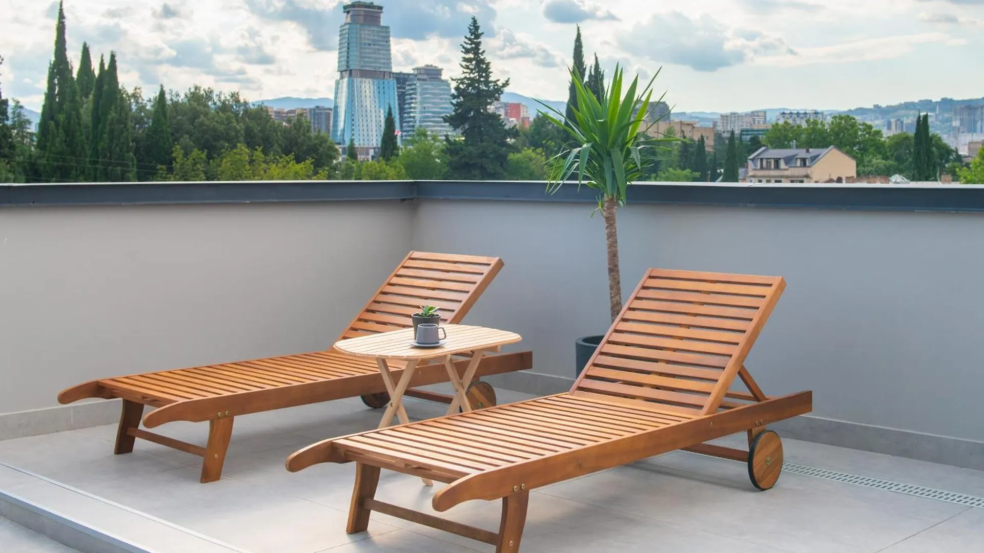 Qstay Gratus Tbilisi Hotel apartamentowy