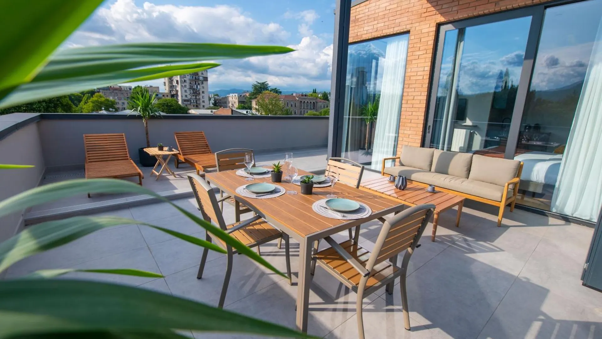 Qstay Gratus Tbilisi 5*,  Gruzja